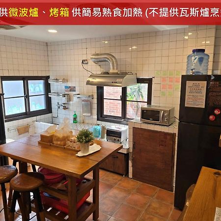 Old Wow老屋瓦共享民宿hostel 桃園市民宿074號 Longtan Esterno foto