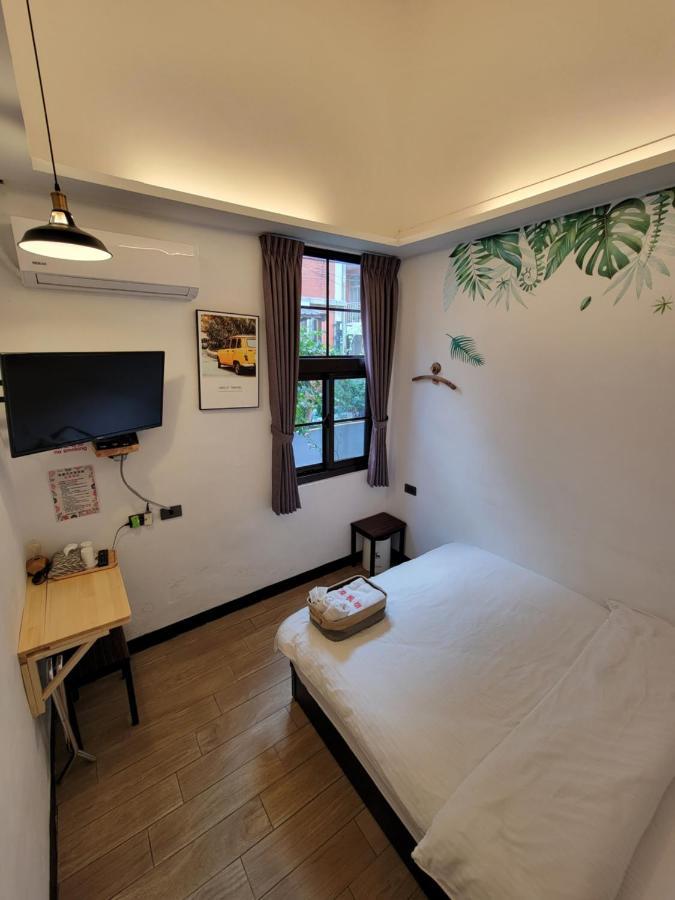 Old Wow老屋瓦共享民宿hostel 桃園市民宿074號 Longtan Esterno foto