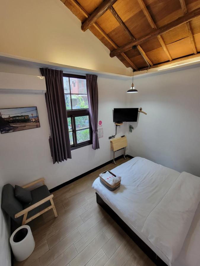 Old Wow老屋瓦共享民宿hostel 桃園市民宿074號 Longtan Esterno foto